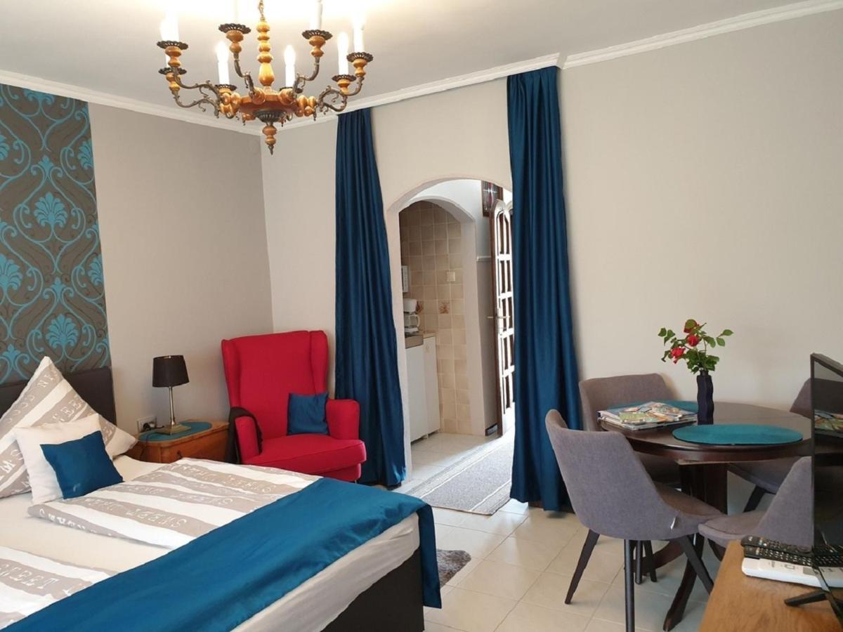 Titi Classic & Trendy Apartman บุค ภายนอก รูปภาพ